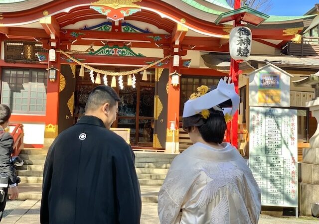 居木神社で文金高島田に角隠しをされての白無垢衣装の神前式